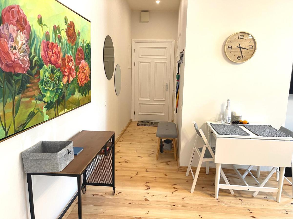 Cozy Home Matisa Apartment, Free Parking, Self Check-In Riga Luaran gambar