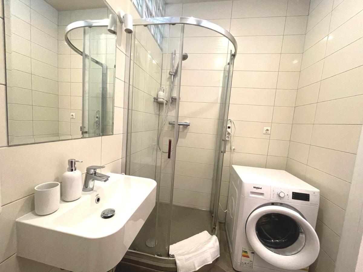 Cozy Home Matisa Apartment, Free Parking, Self Check-In Riga Luaran gambar